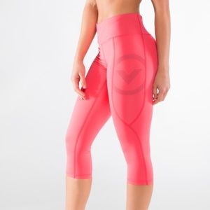 ECO34 | WOMEN'S STAY COOL COMPRESSION CROP PANT